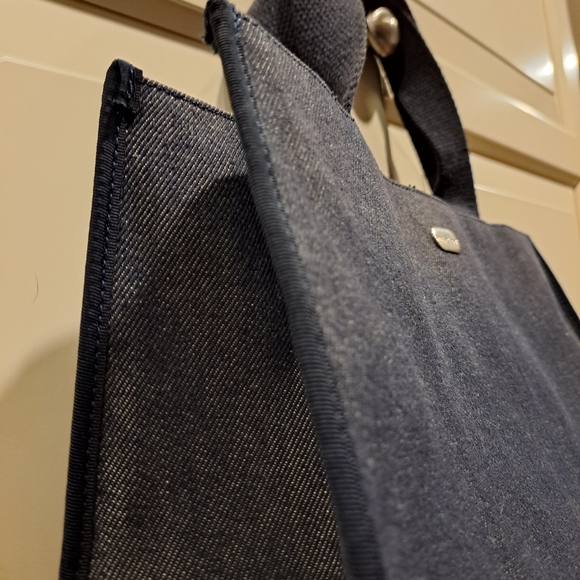 Burberry London Canvas Tote - Picture 9 of 9